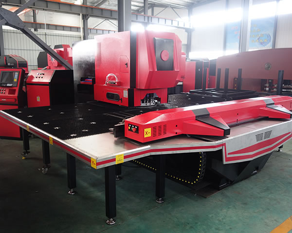 Puncionadeira de torreta mecânica CNC TC-MAX1250