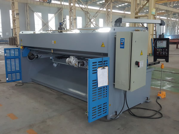 Máquina de corte hidráulica CNC