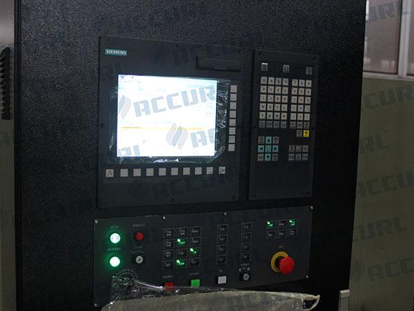 Sistema de controlador CNC SIEMENS 840D para prensa perfuradora CNC da Accurl 