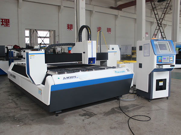 Máquina de corte a laser de fibra 500w com laser de fibra IPG